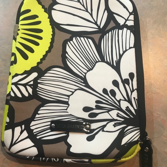 Vera Bradley IPad tablet case - Picture 2 of 7